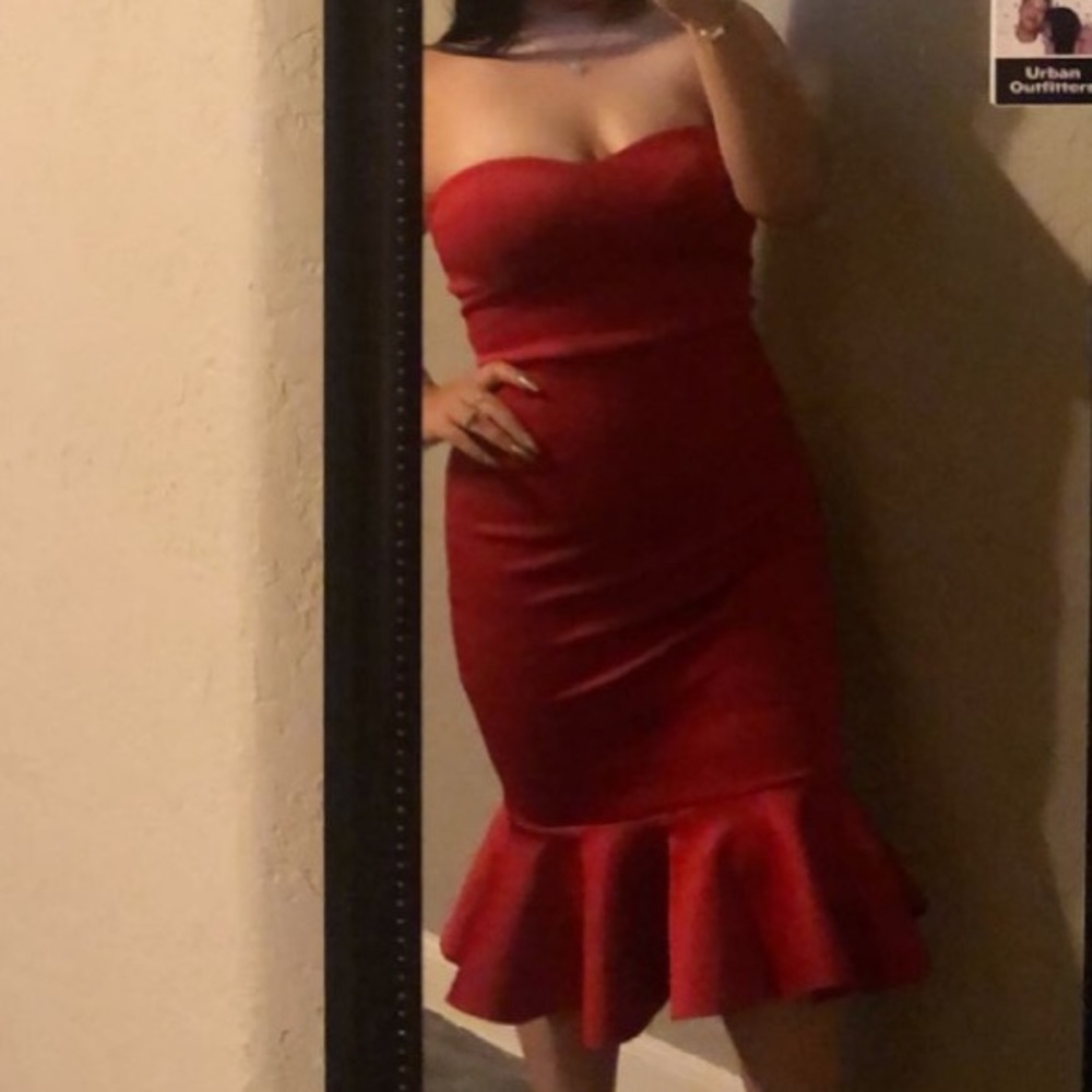 Red bodycon dress